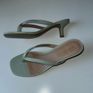 Women’s size 10- Faux leather Kitten Heel sandal- Old Navy - Brand New